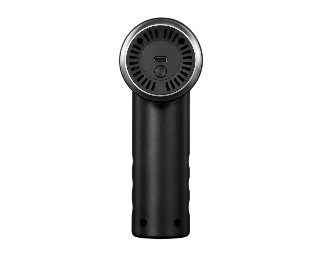 Aspirateur voiture sans fil rechargeable USB-C utilisé pour nettoyer efficacement les sièges et les recoins d'un habitacle automobile.