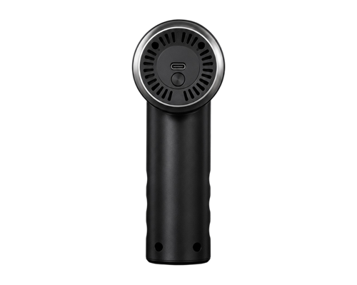 Aspirateur voiture sans fil rechargeable USB-C utilisé pour nettoyer efficacement les sièges et les recoins d'un habitacle automobile.