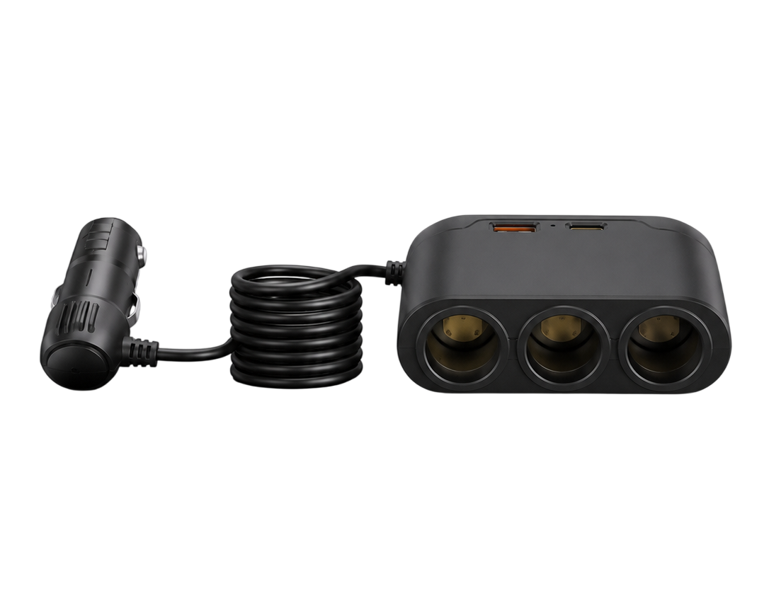 Répartiteur allume-cigare USB-C avec câble long, trois prises allume-cigare et ports USB pour voiture.
